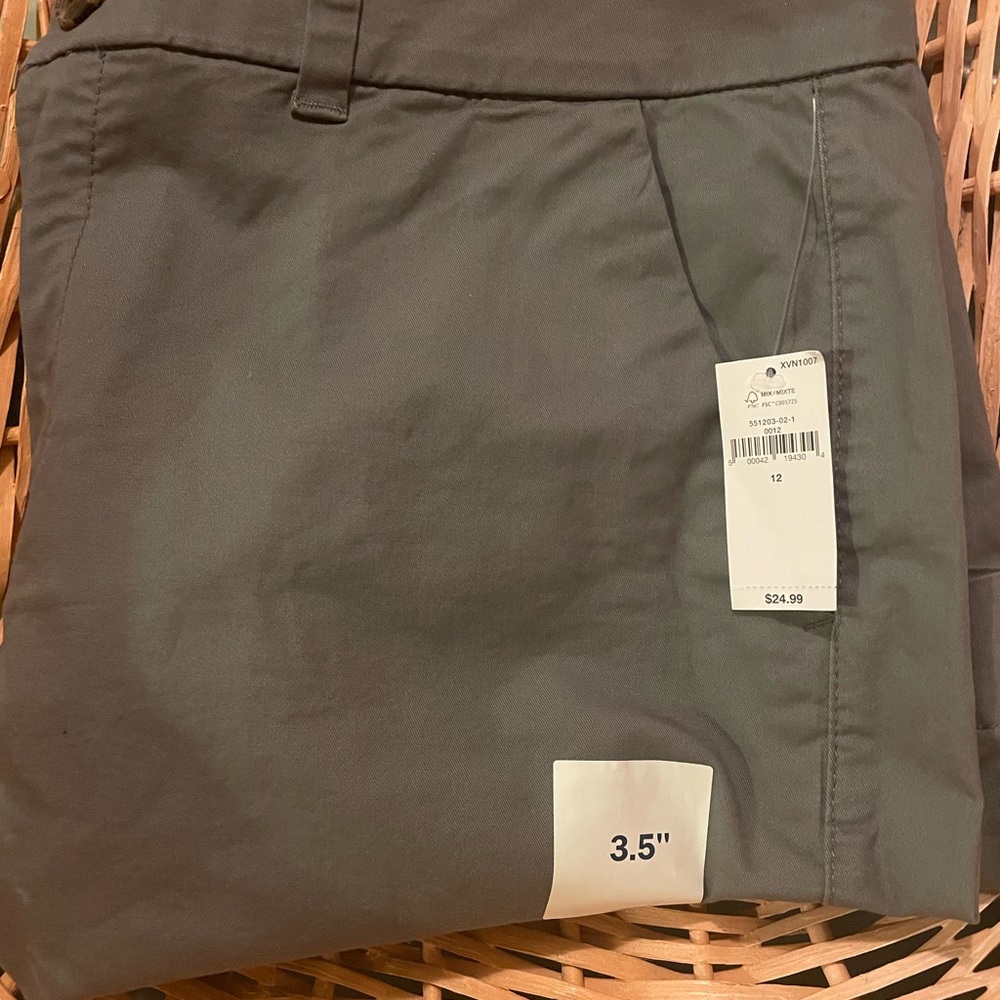 Old Navy Women's Gray Chino Bermuda Shorts - Picture 4 of 4